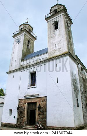 Basilica Of The Holy Sacrament Incolonia Del Sacramento, Uruguay. It Is One Of The Oldest Towns In U