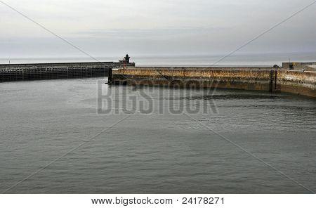 Dieppe přístavní hrázi, Francie