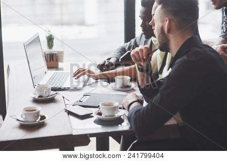 Multi Ethnic Business People, Entrepreneur, Business, Small Business Concept, Woman Showing Coworker