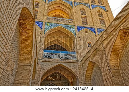 Isfahan, Iran - May 7, 2015: Facade Wall Of The Ali Qapu Palace At The Imam Square View From The Ind