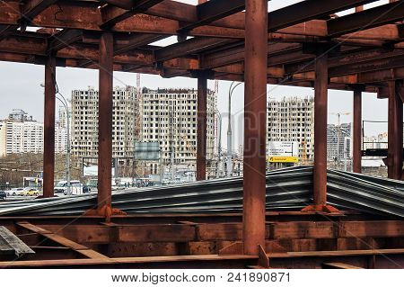 Moscow, Russia - April 19, 2018. Unfinished Abandoned Metallic Frame Of A Bridge Near The Yugo-zapad
