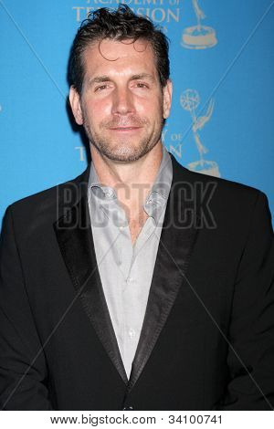 LOS ANGELES - JUN 17: Frank Valentini přijíždí na 2012 denní kreativní Emmy Awards v Westin Bo