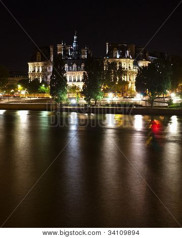 Prefeitura de Paris à noite