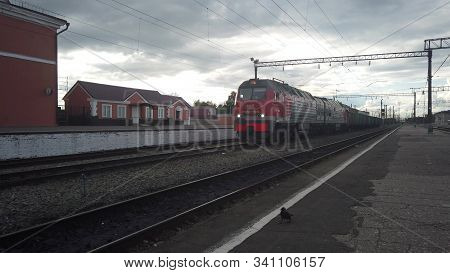 Bryansk, Russia - June 25, 2019: The Platform Of The Railway Station Of Bryansk. The Movement Of A F