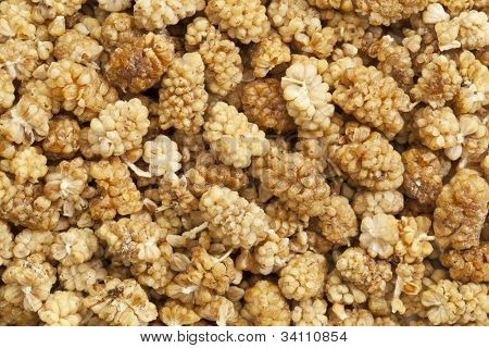 getrocknete weiße Maulbeerpapier Beeren Hintergrund und Textur