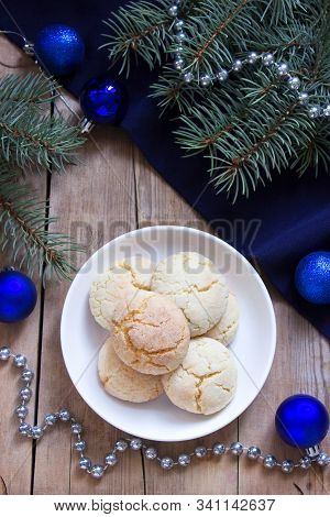 Cookies Lemon Crack In Christmas Or New Year Decoration.