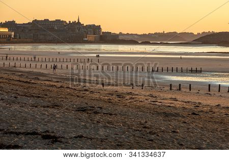 Saint-malo, France - September 16, 2018:the Evening Light On Beach And Olt Town Of Saint Malo , Fran