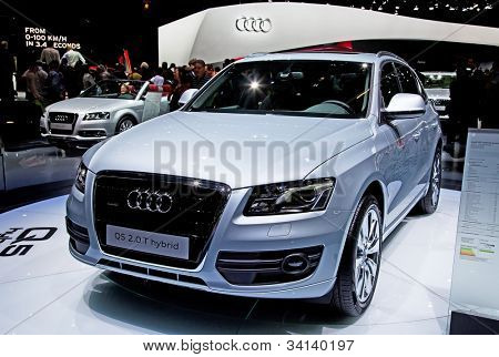 Genewa - 8 marca: Audi Q5 Hybrid na wyświetlaczu w 81 International Motor Show Palexpo-Genewa na M