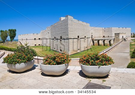 Slott av Barletta. Puglia. Italien.