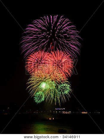 Fuochi d'artificio in spiaggia