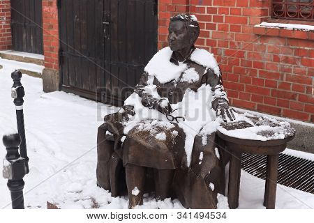 Torun, Poland - January 08, 2016: Statue Of The Elzbieta Zawacka. She Was A Professor, Scouting Inst