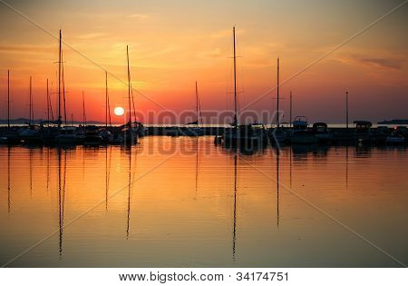 schÃ¶nen Sonnenuntergang am Meer