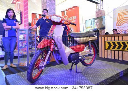 Pasig, Ph - Sept. 29: Red Motorcycle At Philippine Moto Heritage Weekend On September 29, 2019 In Me