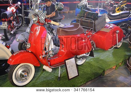 Pasig, Ph - Sept. 29: Vespa Vintage Motorcycle At Philippine Moto Heritage Weekend On September 29, 