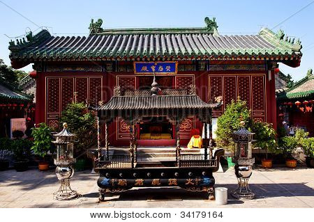 Guanghua Buddha chrám Incence hořák Beijing Čína