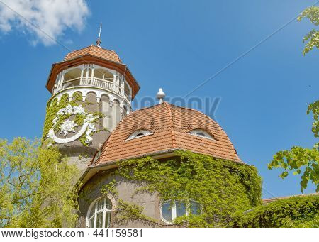 Svetlogorsk, Kaliningrad Region, Russia. 2 June - 2021 . Balneary Building With Water Tower