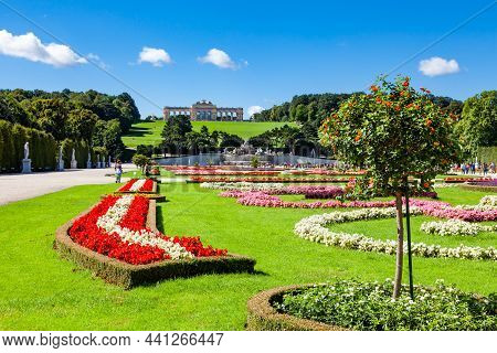 Vienna, Austria - August 9, 2011 : View Of Beautiful Schonbrunn Palace Garden With Gloriette And Nep