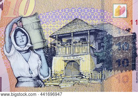 Traditional House From Oltenia And Woman From Romanian Money - Leu