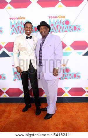 LOS ANGELES - NOV 17:  Nick Cannon, James Cannon at the TeenNick Halo Awards at Hollywood Palladium on November 17, 2013 in Los Angeles, CA