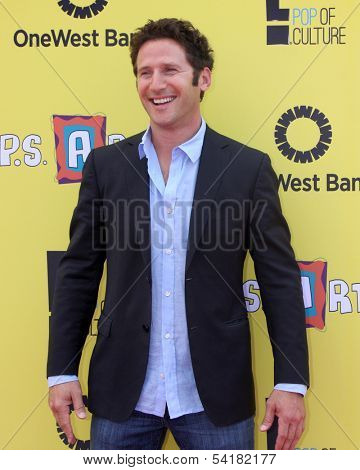 LOS ANGELES - NOV 17:  Mark Feuerstein at the P.S. Arts Express Yourself 2013 at Barker Hanger on November 17, 2013 in Santa Monica, CA