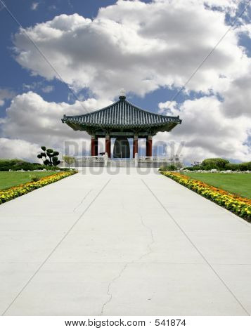 Sada Pagoda v krásné přírodě pozadí