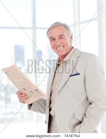 Portrét usměvavý správce Reading noviny