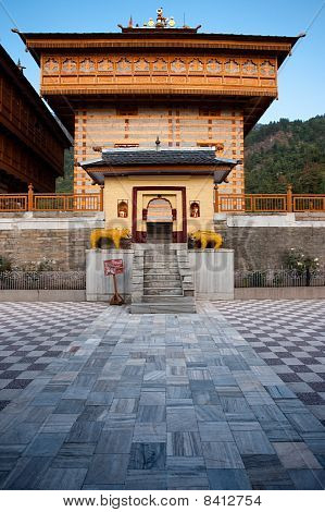 Bhimakali hinduistisk tempel Courtyard indgangen