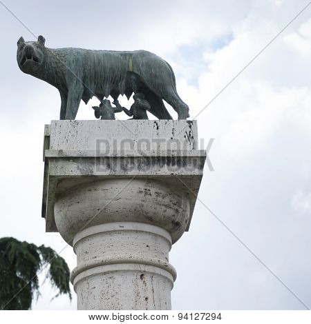Statue Of The Legendary Wolf With Romolo And Remo, Founders Of Rome