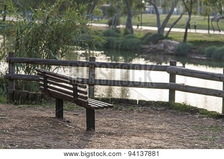 Park bench look over the Yarkon River
