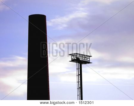 Schornstein und Mast