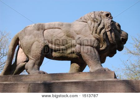 Lejon skulptur N Landstuhl, Tyskland