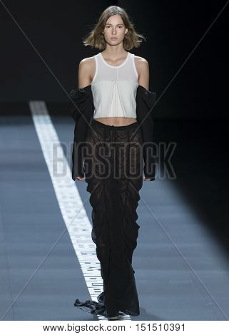 Vera Wang - Spring 2017 Collection