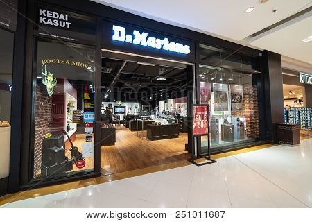 Subang Jaya, Selangor - 25 July 2018. Dr. Martiens Inside Sunway Pyramid Mall At Subang Jaya.