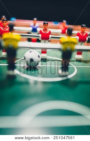 table football soccer game players (kicker)