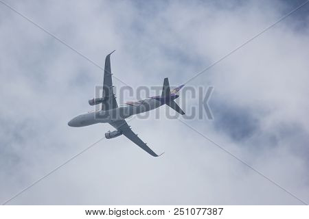 Chiangmai, Thailand - July  23 2018: Hs-txr Airbus A320-200 Of Thai Smile Airway. Take Off From Chia