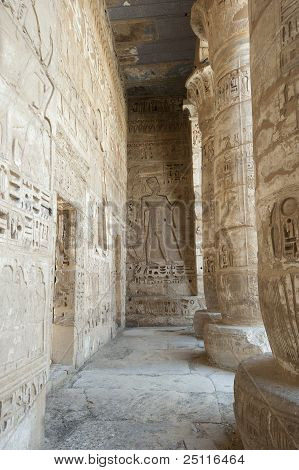 Tallas Hieroglypic en un templo egipcio