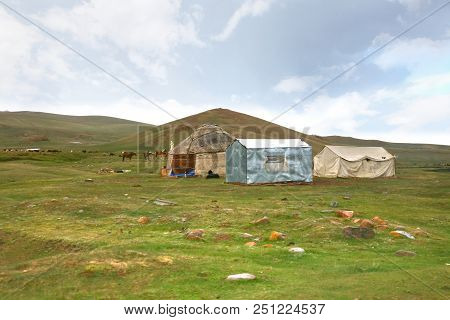 The Route Of  Beautiful Scenic From Bishkek  To Song Kul Lake ,  Naryn With The Tian Shan Mountains