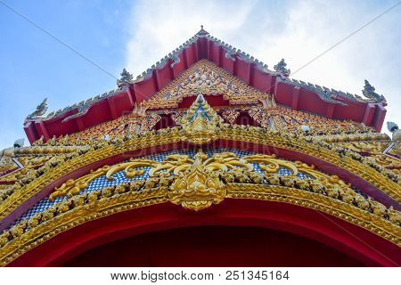Lai Thai ,lai Kranok  In Thai Temple