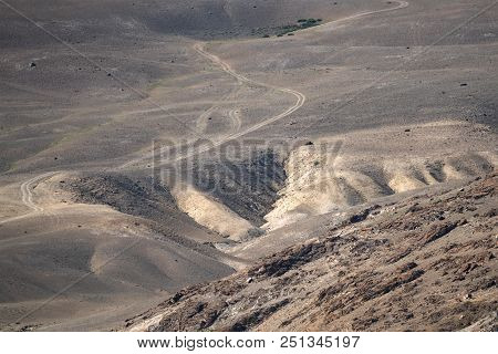 Mountain Peaks And Mountain Ranges Are Closely Shot On A Long-focus Lens From A Long Distance.