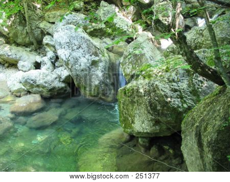 Kleine Bergfluss
