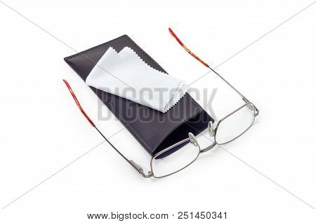 Modern Classic Men's Eyeglasses And Soft Case For Glasses
