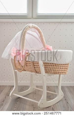 Lullaby Baby Basket Bed. Fashionable Moses Bed For Newborn Indoor.
