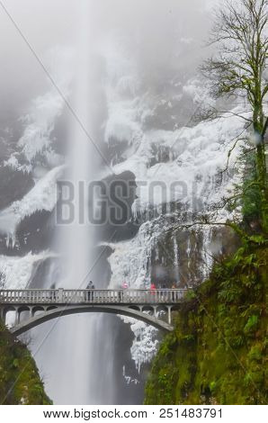 Icy Uper Tier Multnomah Falls Oregon In Wintertime