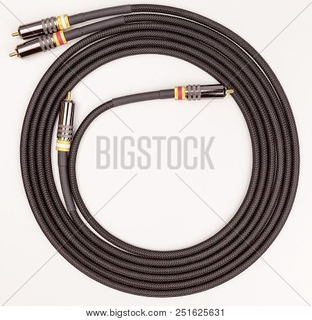 Group Audio / Video Cables With Gold-plated Connectors
