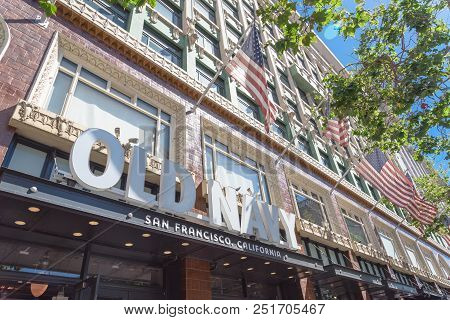 Old Navy Storefront With Flying American Flgs On Market Street Downtown San Francisco