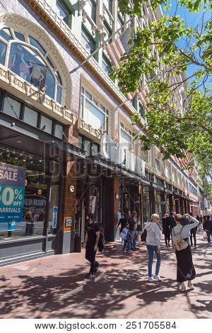 Old Navy Storefront With Flying American Flgs On Market Street Downtown San Francisco