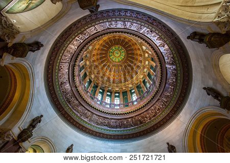 Springfield, Illinois - July 11, 2018 - View Of The Interior Of Illinois State Capitol