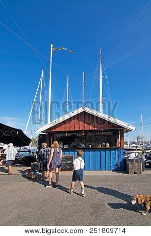 Nynas Rokeri Seafood Store