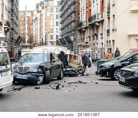 Paris, France - Jan 30, 2018: Car Accident On Paris Street On Rue De Courcelles