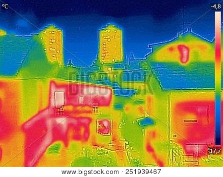Detecting Heat Loss Outside Building Using Infrared Thermal Camera